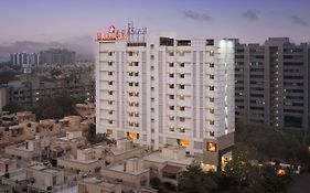 Ramada Ahmedabad Hotell Exterior photo